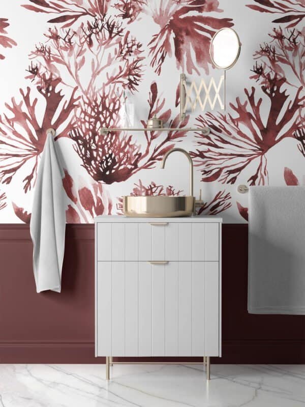 Mural ilustrado de corales en tono burdeos en baño - Alchemyst