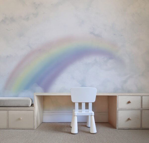 Mural ilustrado de arcoíris pastel entre nubes en habitación infantil - Alchemyst